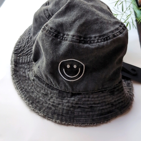David and Young Accessories - Dave & Young Smiley Embroidered Grey Denim Bucket Hat Cotton Nwt